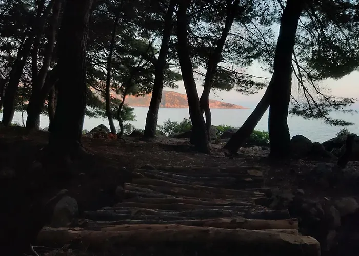 营地 The Sea Cave 希马拉